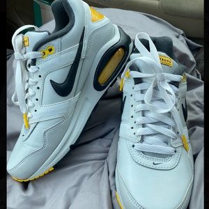 Livestrong Nike Airmax